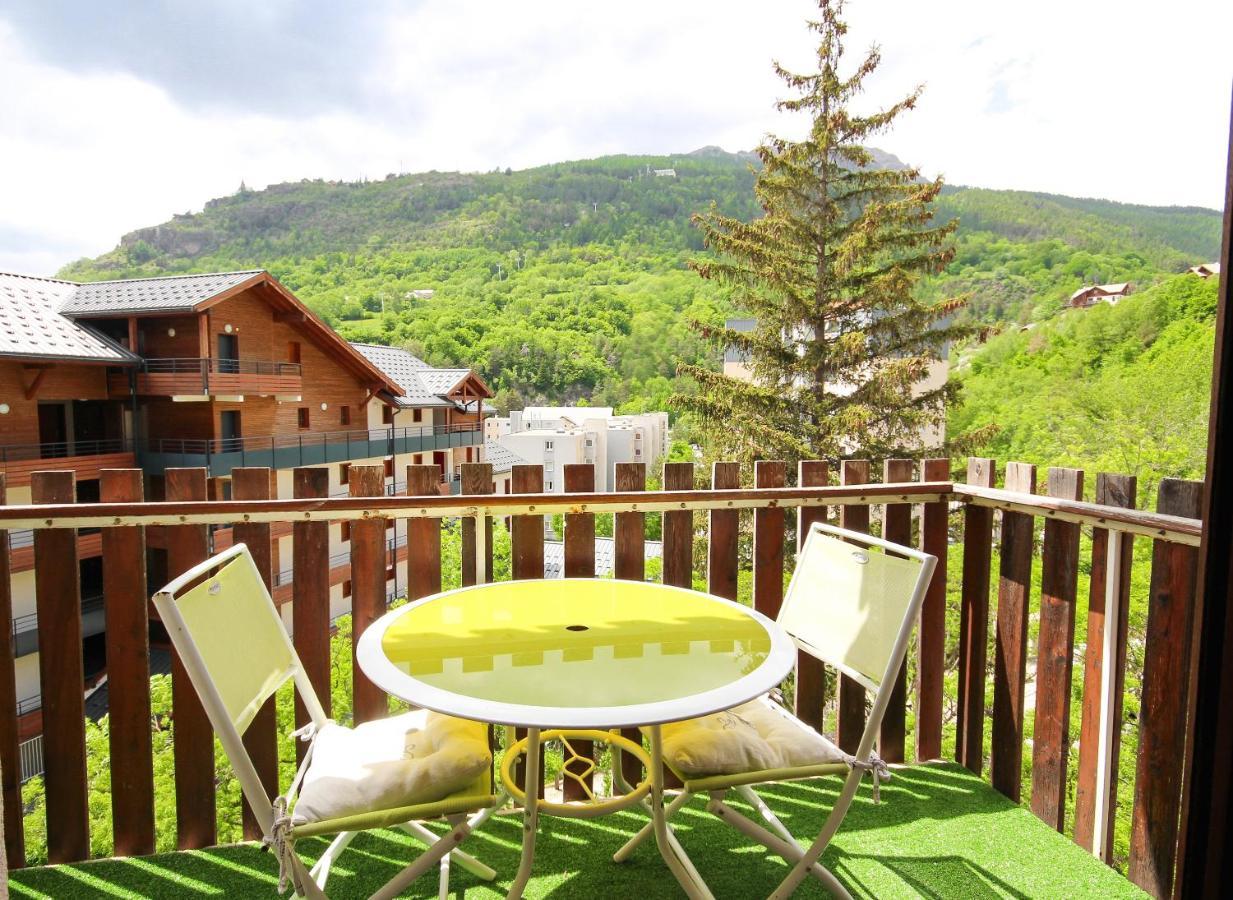 Coquet Appartement Type 2 De 56 M² En Centre Ville Briançon Buitenkant foto